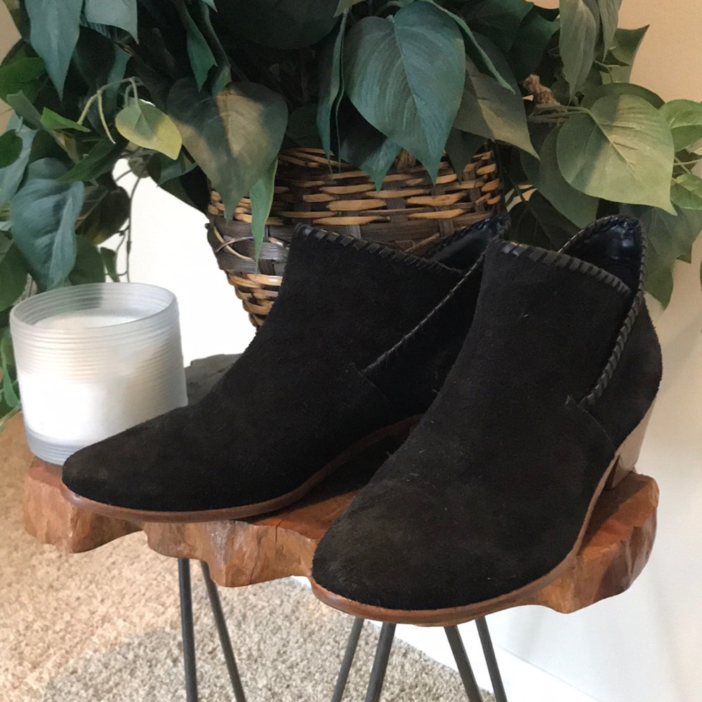 Jack Rogers Booties! ❤️